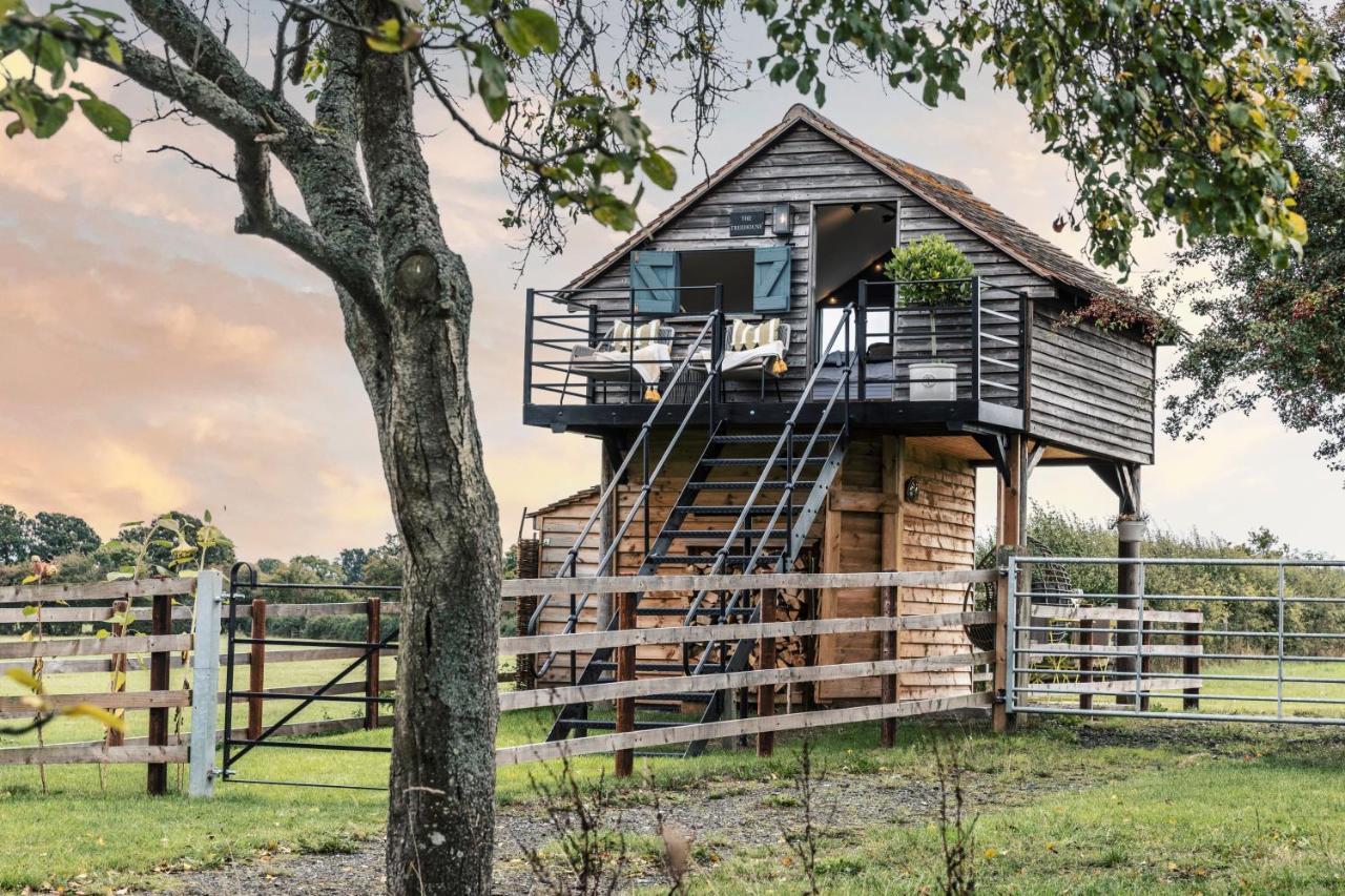 The Treehouse At Humblebee Hall Worcester Eksteriør bilde