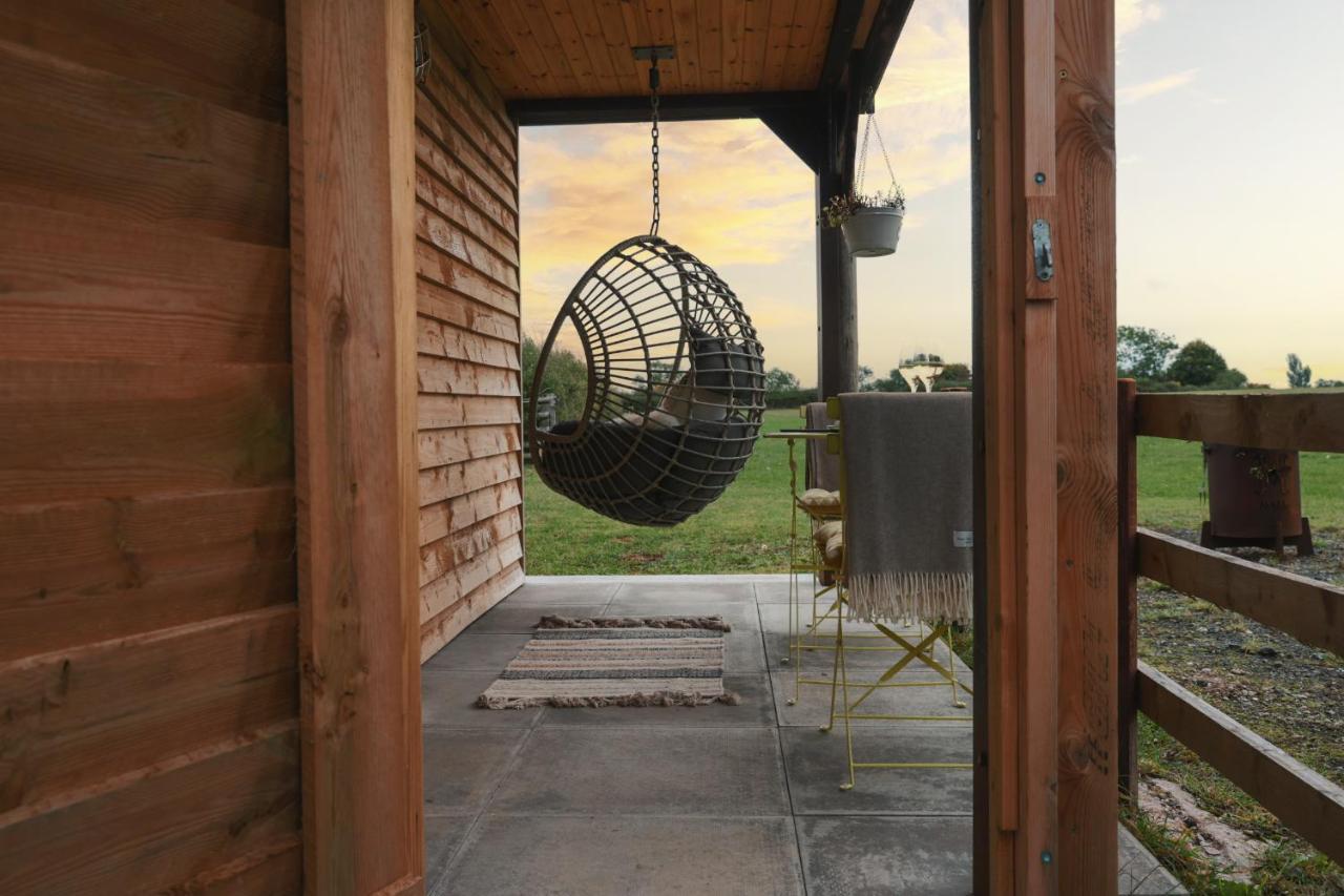 The Treehouse At Humblebee Hall Worcester Eksteriør bilde