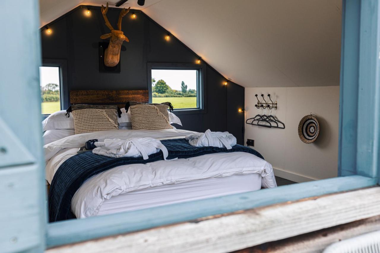 The Treehouse At Humblebee Hall Worcester Eksteriør bilde