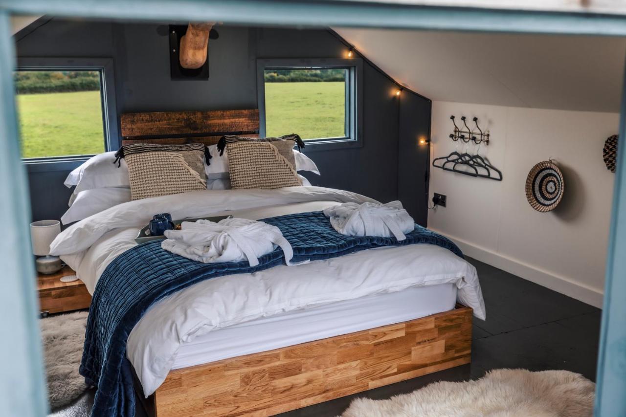 The Treehouse At Humblebee Hall Worcester Eksteriør bilde