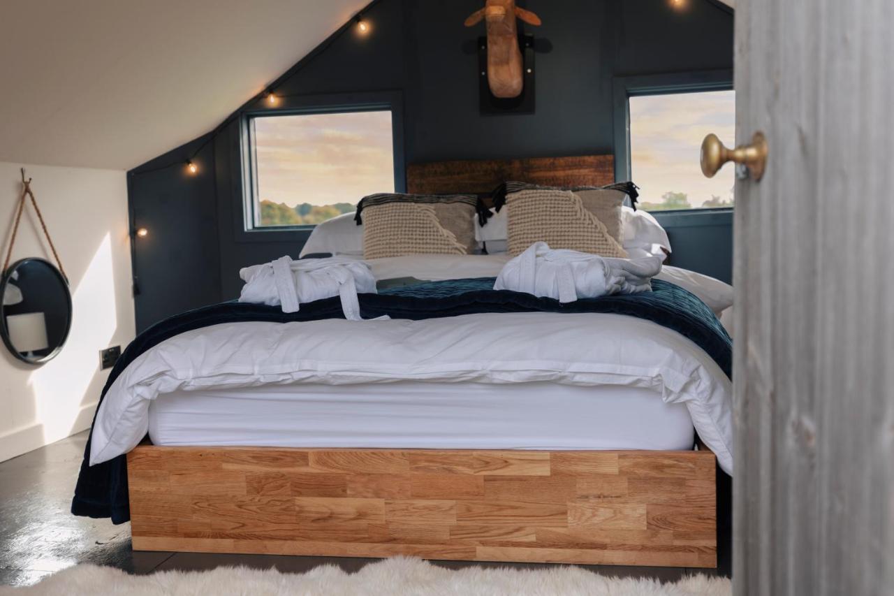 The Treehouse At Humblebee Hall Worcester Eksteriør bilde